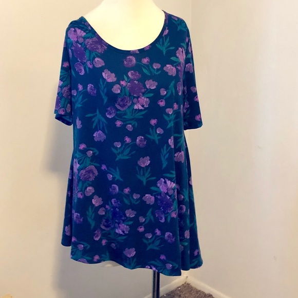 LuLaRoe Tops - LulaRoe Size L (16/20) Purple Floral Perfect Tee